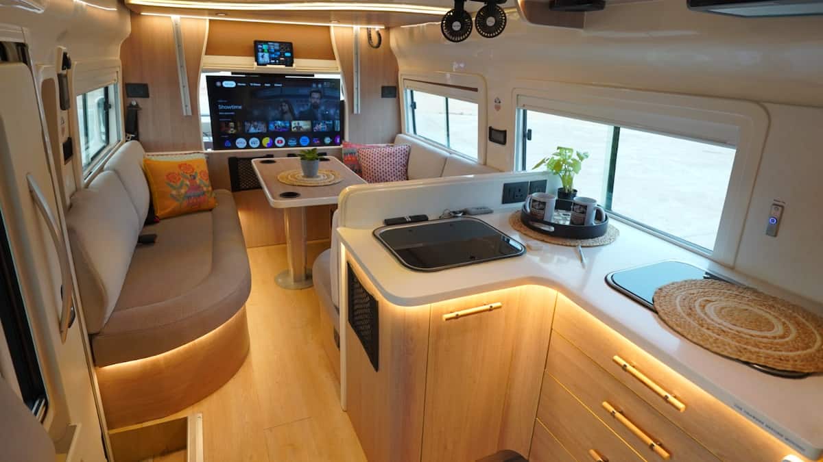 Luxury Caravan : MotoCaravan