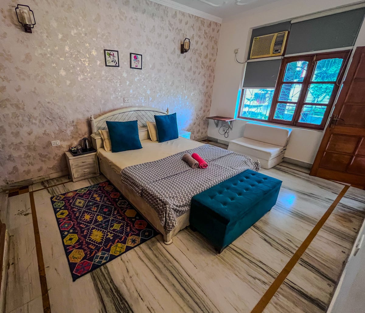 Evara's Ganges Grace Luxury Homestay