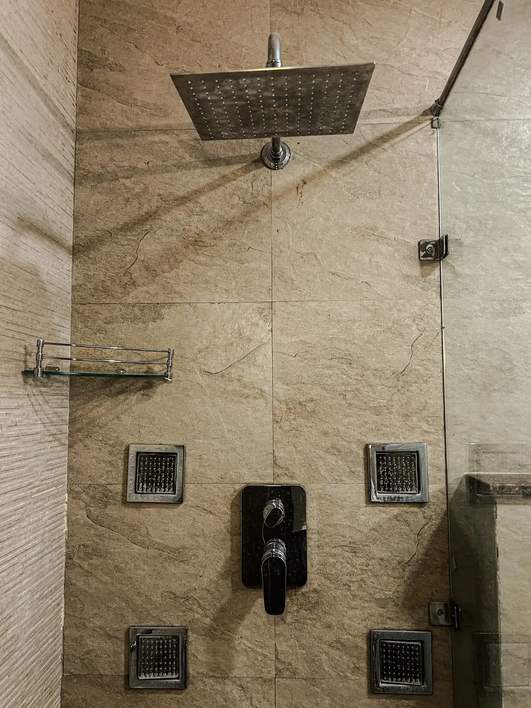 Rain shower with body jets at Ganges Heaven
